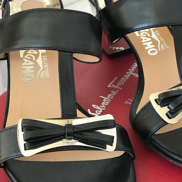 Salvatore Ferragamo leather sandals - Picture 1 of 7